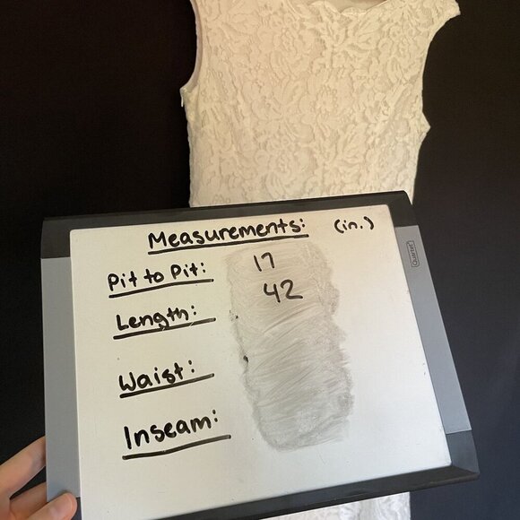 White Lace Sleeveless Long Dress With Scalloped Neckline & Side Zipper Closure - Picture 6 of 7